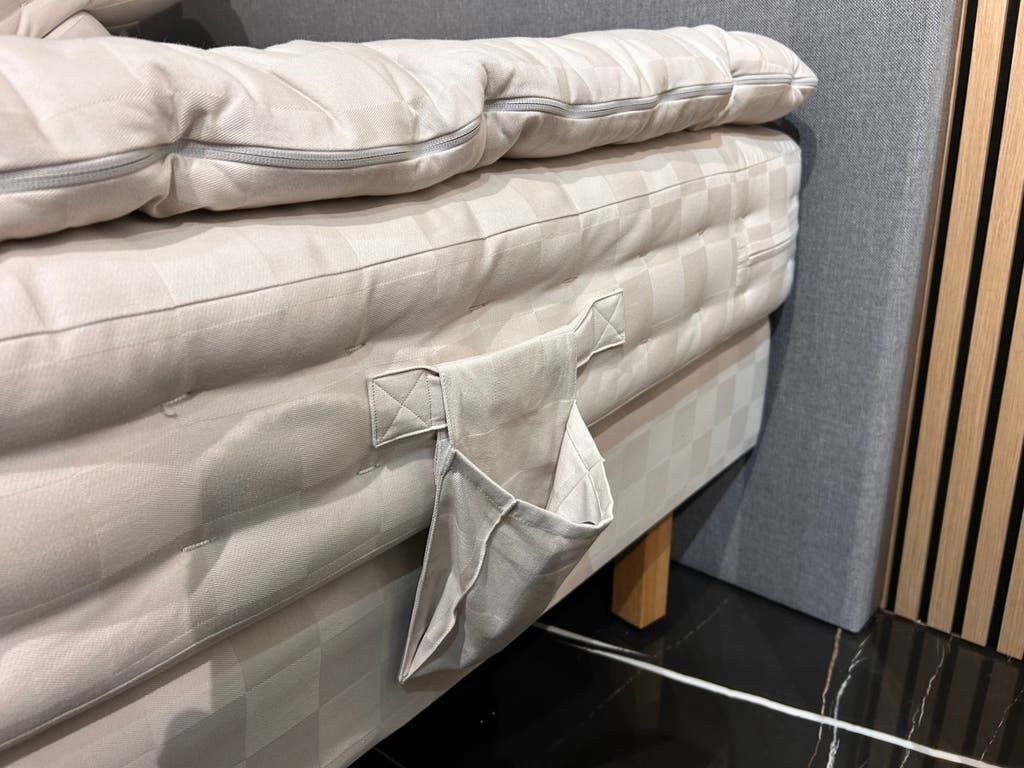 Hastens adjustable BJ 180x210 Zeer Luxe Uitvoering showm.